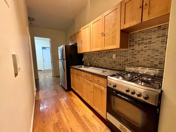 22 Dodworth Street image 3 of 12