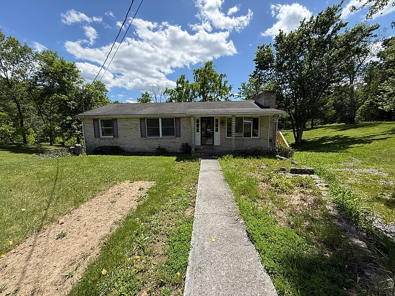 15 Finch Ln — Photo 1