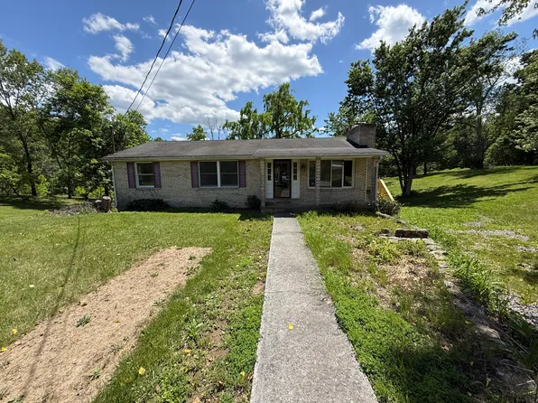 15 Finch Ln, Bloomery, WV 26817