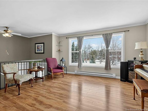 3rd image of 20 Sherwood Dr