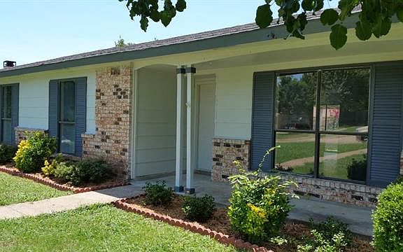 2nd image of 1426 Frio Ln