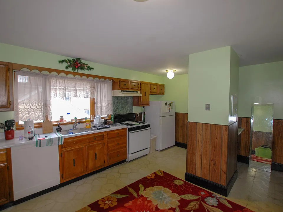 159 Forest St #2