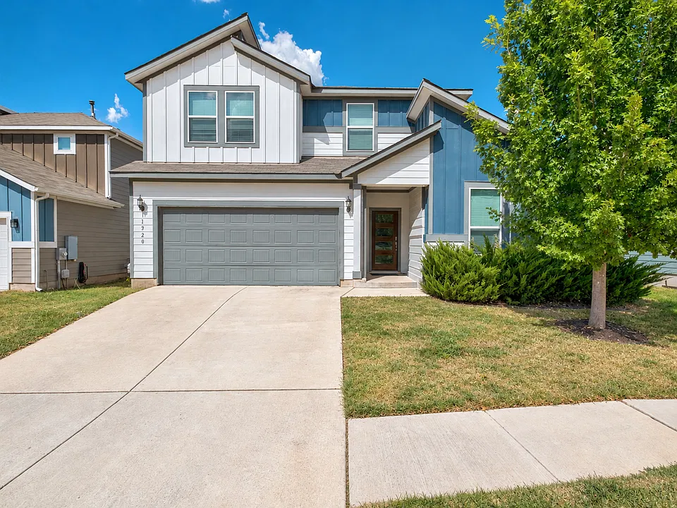 11920 Saddle Rock Dr