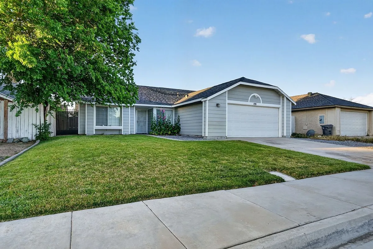 Building Photo - 705 Desert Calico Dr