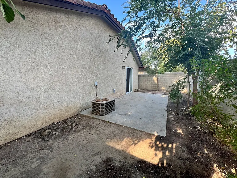 92 Rosewood Cir — Photo 19