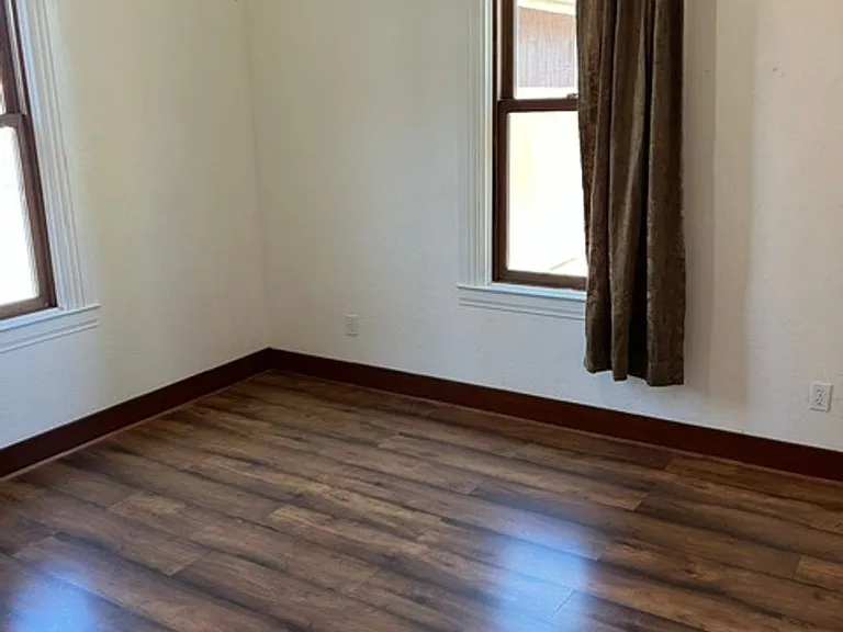 22220 G St — Photo 22