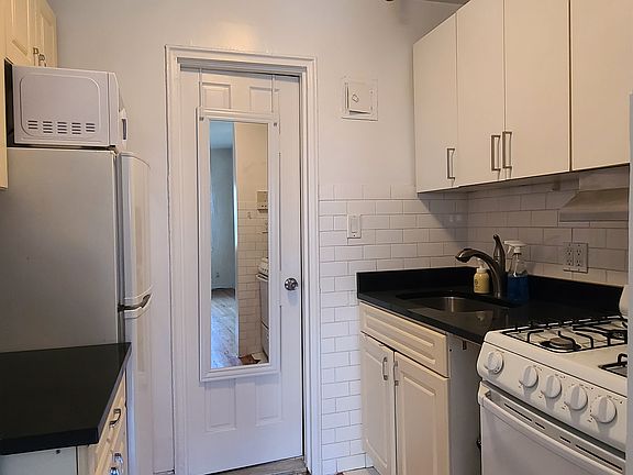 4th image of 217 W 79th St APT 4A