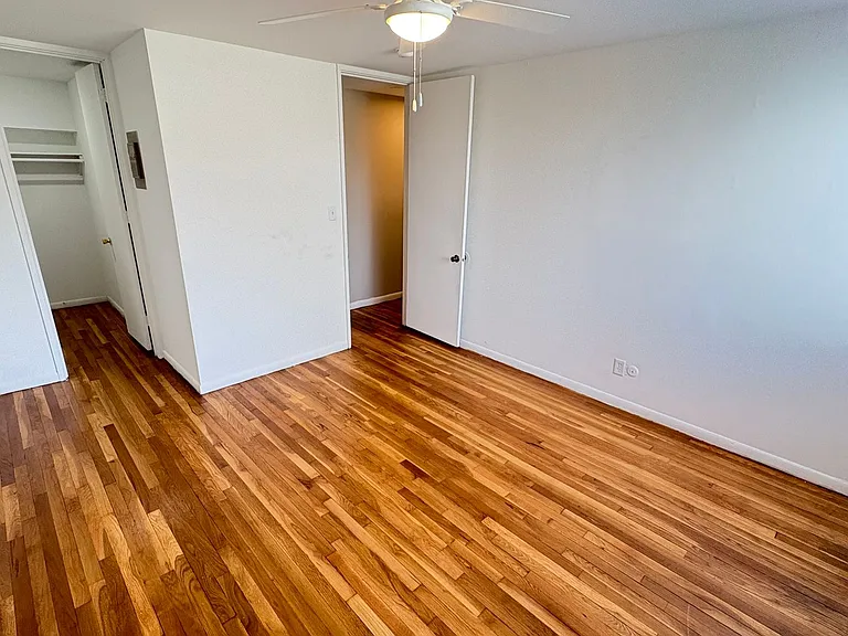 Marquette Apartments — Photo 8