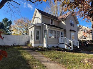 225 N Dewey Ave, Reedsburg, WI 53959