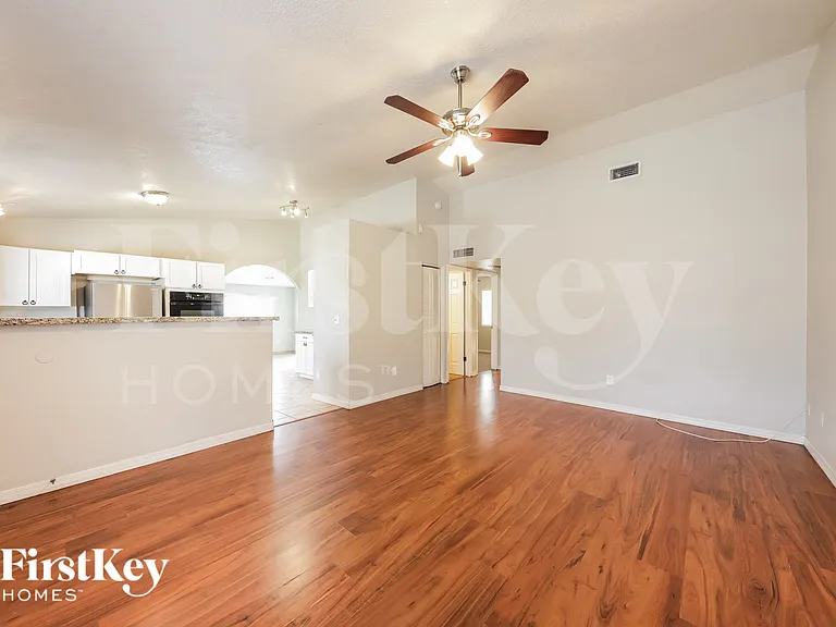 4745 W Morrow Dr — Photo 2