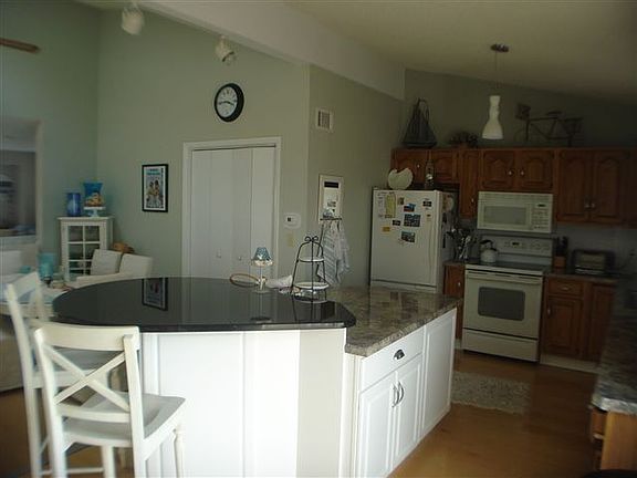 4th image of 2607 Landis Ave