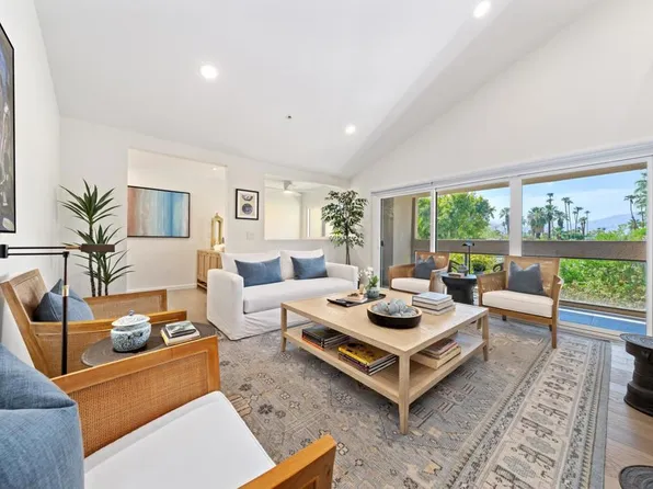 835 Village Sq S, Palm Springs, CA 92262