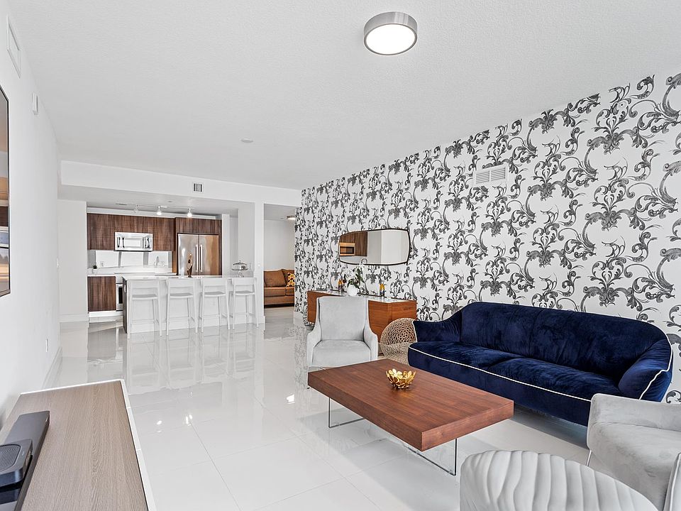 1st image of 488 NE 18th St #3509