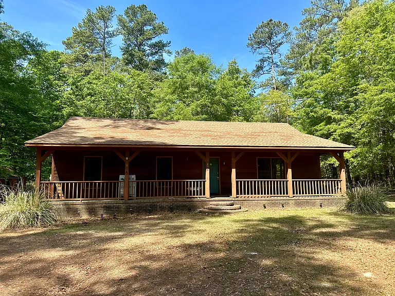 573 Ellis Rd — Photo 1
