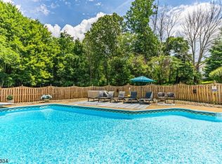 68 Wehrli Rd, Long Valley, NJ 07853