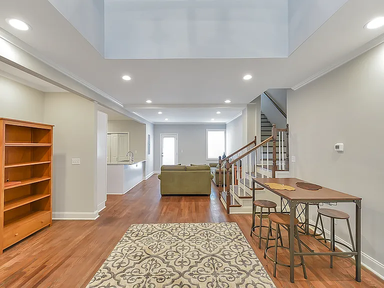 1378 Lakewood Ave SE — Photo 19