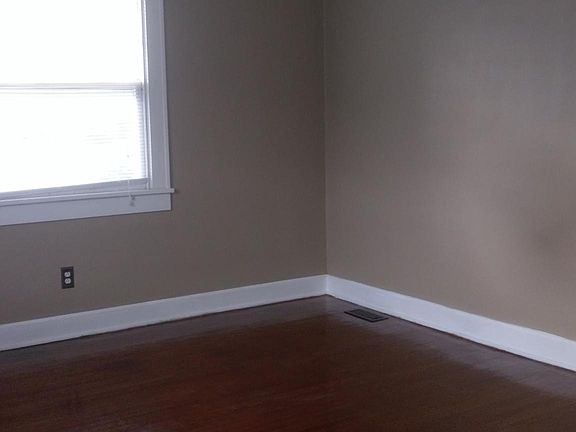 4th image of 2419 Shelby St APT 30