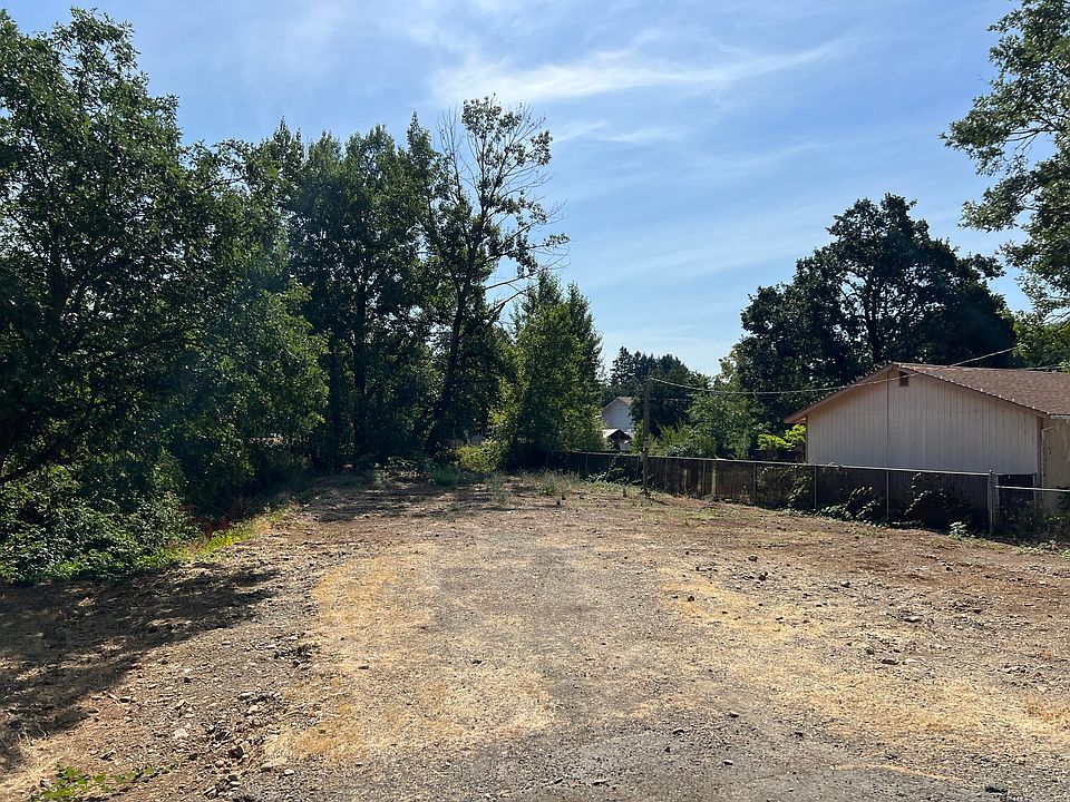 2nd image of 127 S Kerby Ave