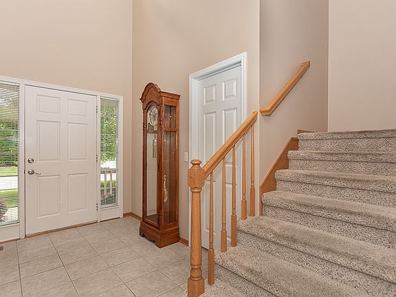 3rd image of 318 Castle Pine Dr