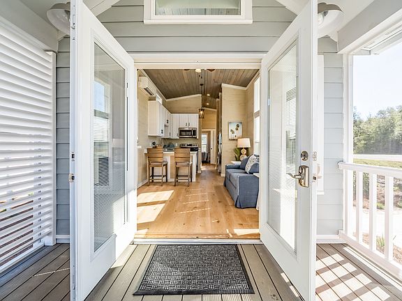 3rd image of 12090 Lakeshore Way