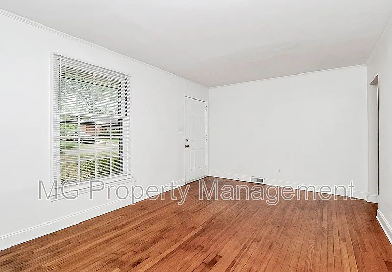 5039 Baylor Dr — Photo 11