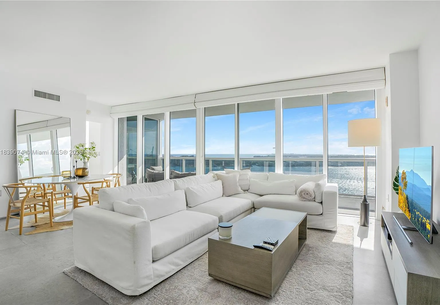 2 bed, 1425 sqft, $14,000 — Photo 3