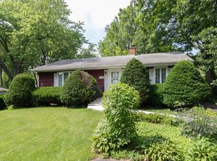 1922D Curtiss St, Downers Grove, IL 60515