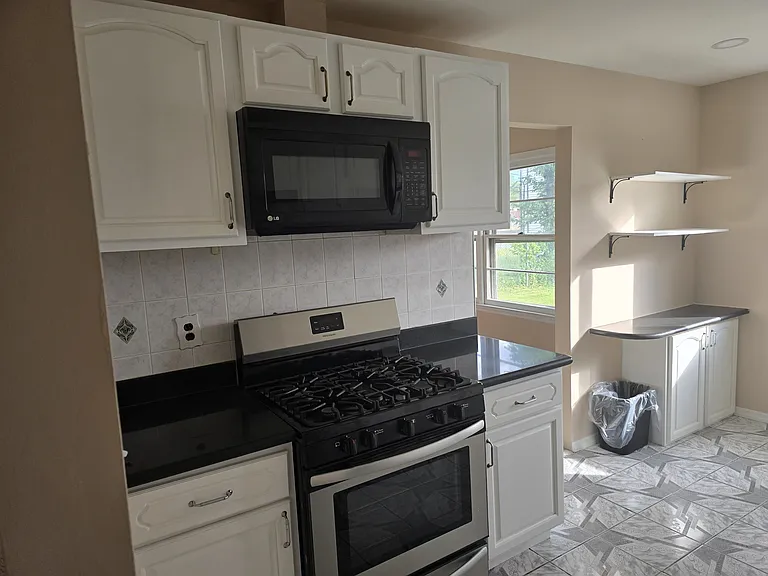 21 Ash Rd — Photo 8