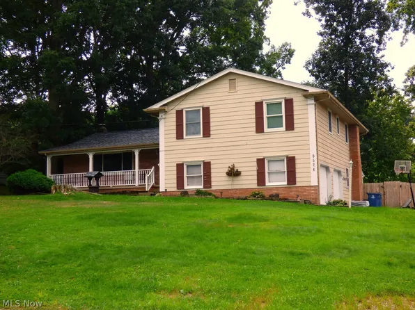 8524 Sleepy Hollow Dr NE, Warren, OH 44484