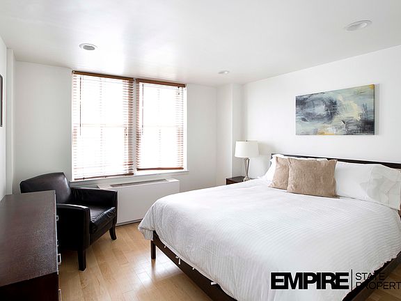 2nd image of 150 W 51st St APT 1830