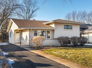 232 S Ellyn Ave, Glen Ellyn, IL 60137