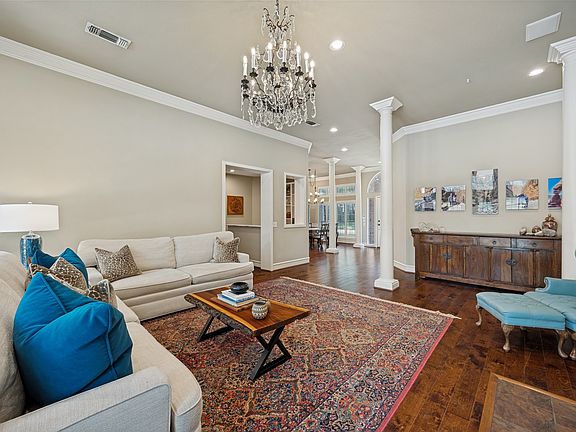 4th image of 314 Pecan Hollow Dr