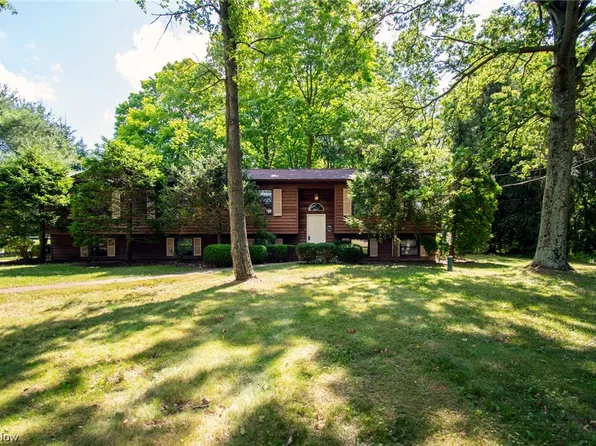 6835 S Palmyra Rd, Canfield, OH 44406