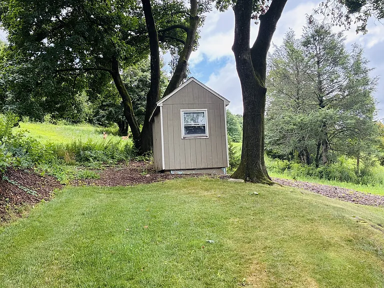 136 Chestnut Hill Rd — Photo 5