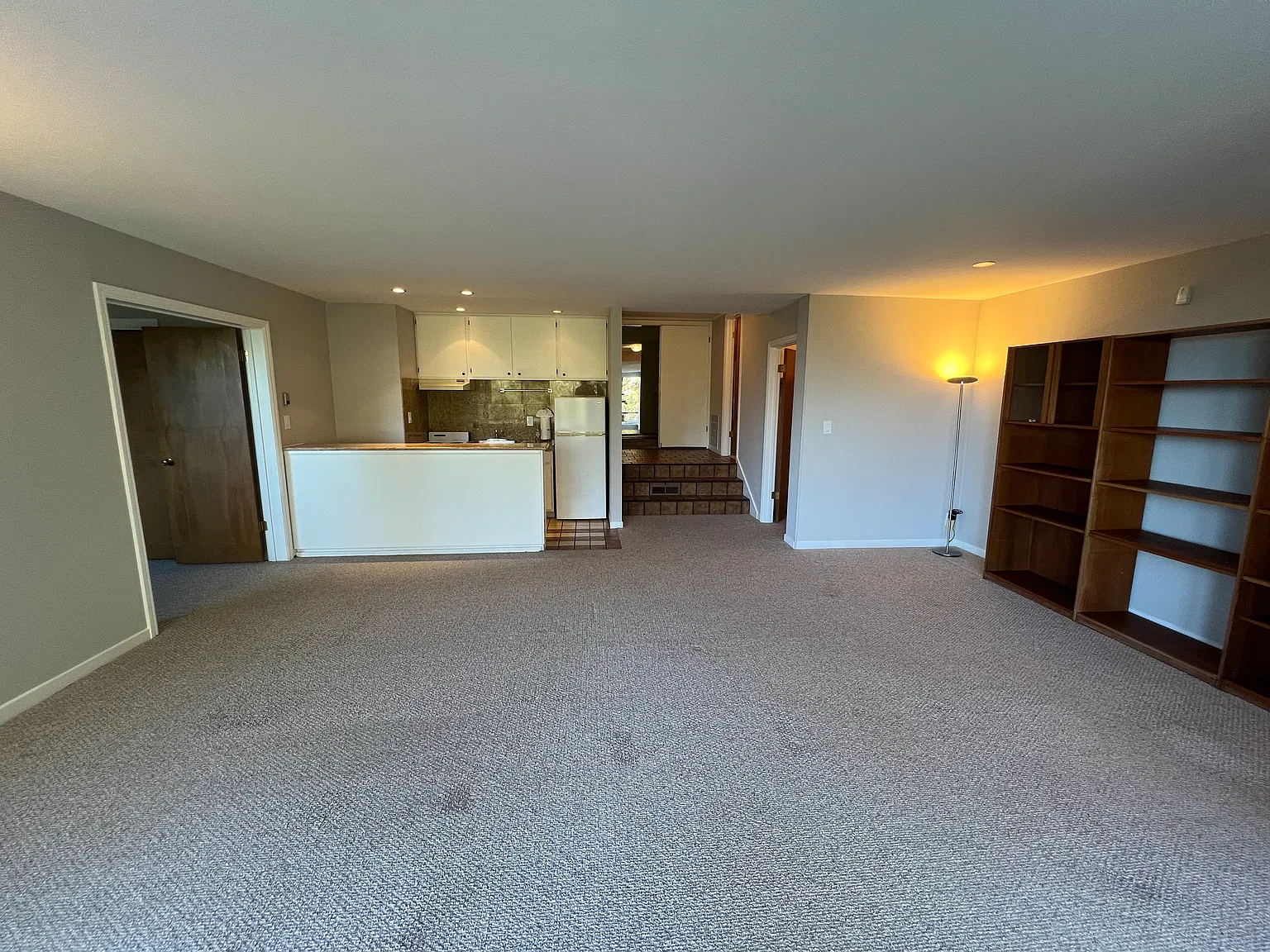 1 bed, 1054 sqft, $4,400 — Photo 2