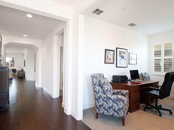 5th image of 279 Ginger St