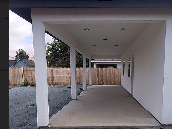 4th image of 380 E Lakeview Avenue