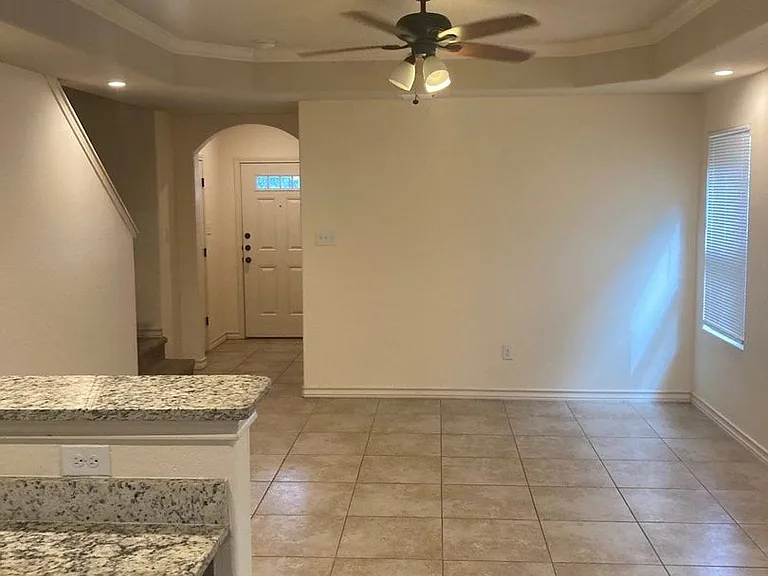6942 Lakeview Dr — Photo 3
