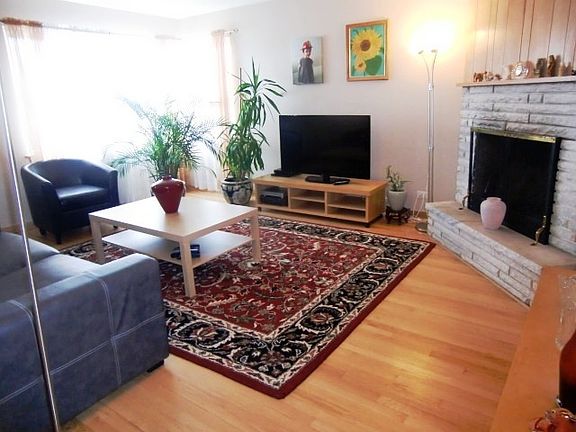 2nd image of 3821 Clarence Ave