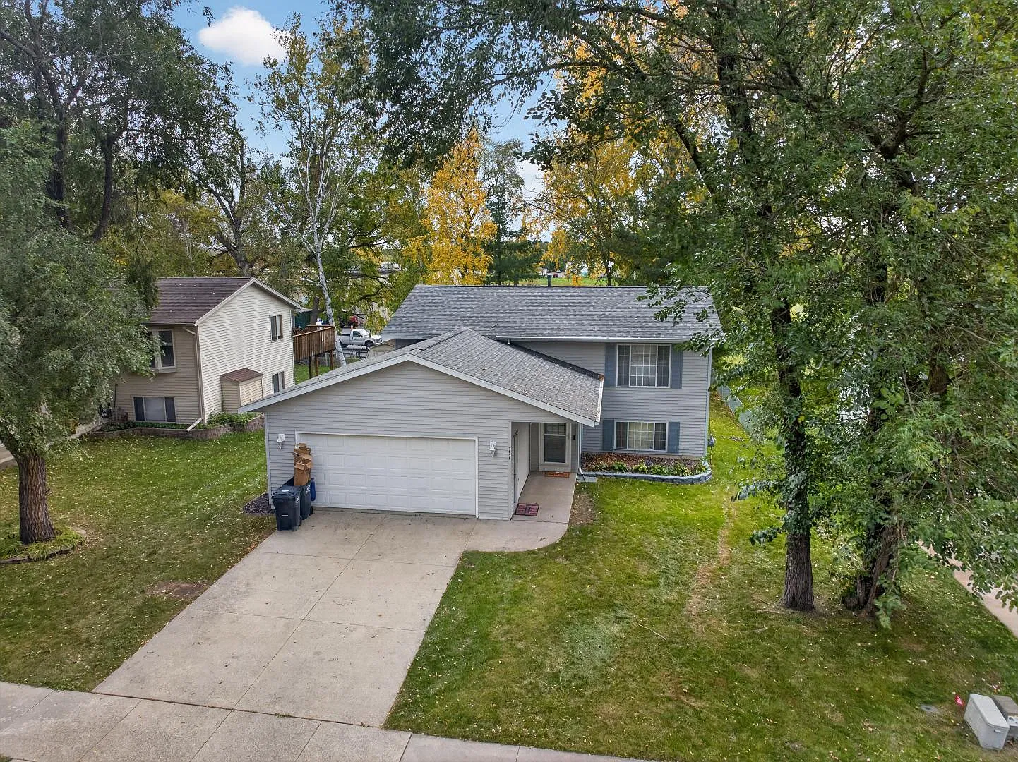 3838 Strathmore Ln SE — Photo 2