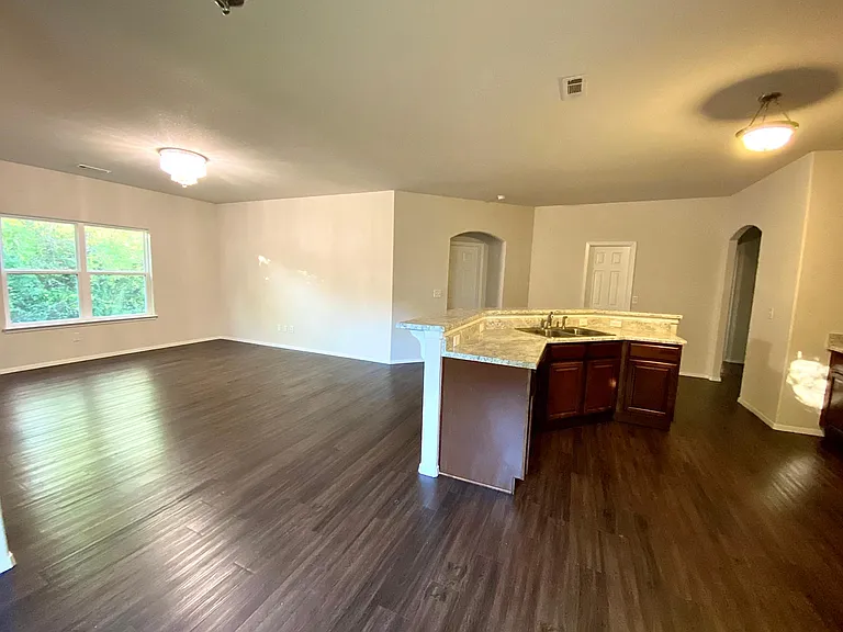 1177 S Springfield Dr — Photo 10