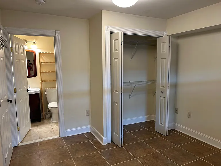 1112 Oates St NE #B — Photo 13