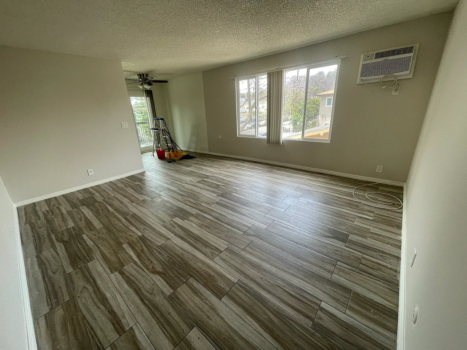 2 bed, 830 sqft, $2,700 — Photo 4