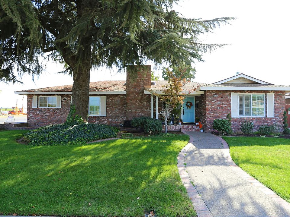 1st image of 2780 Canal Dr