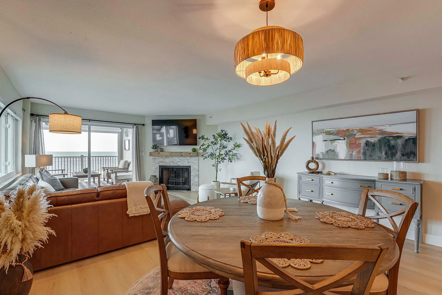 2 bed, 2.0 bath, 1399 sqft, $9,749 — Photo 4