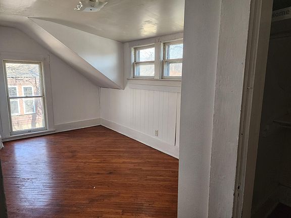 4th image of 101 W 6th St