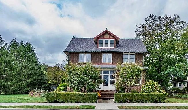 107 Walnut St photo 1