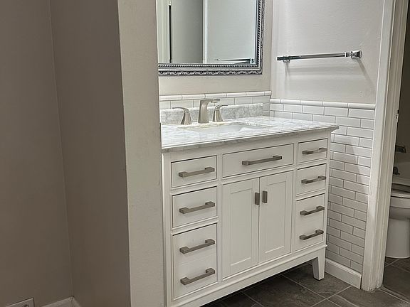 5th image of 2225 Woodside Ln Unit 3