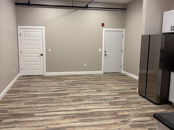 3rd image of 564 Main St