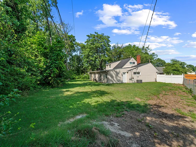 10 N Meadow Dr — Photo 28